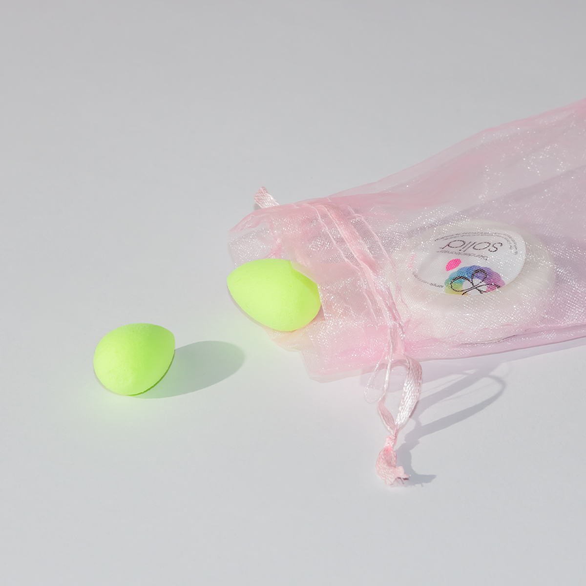 Beautyblender дарит подарки
