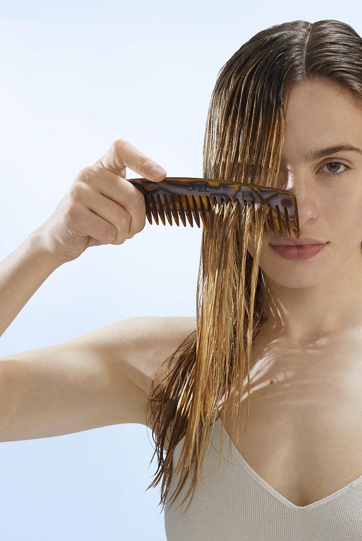 Шампунь для облегчения расчесывания волос Run-Through Detangling Shampoo VISAGEHALL