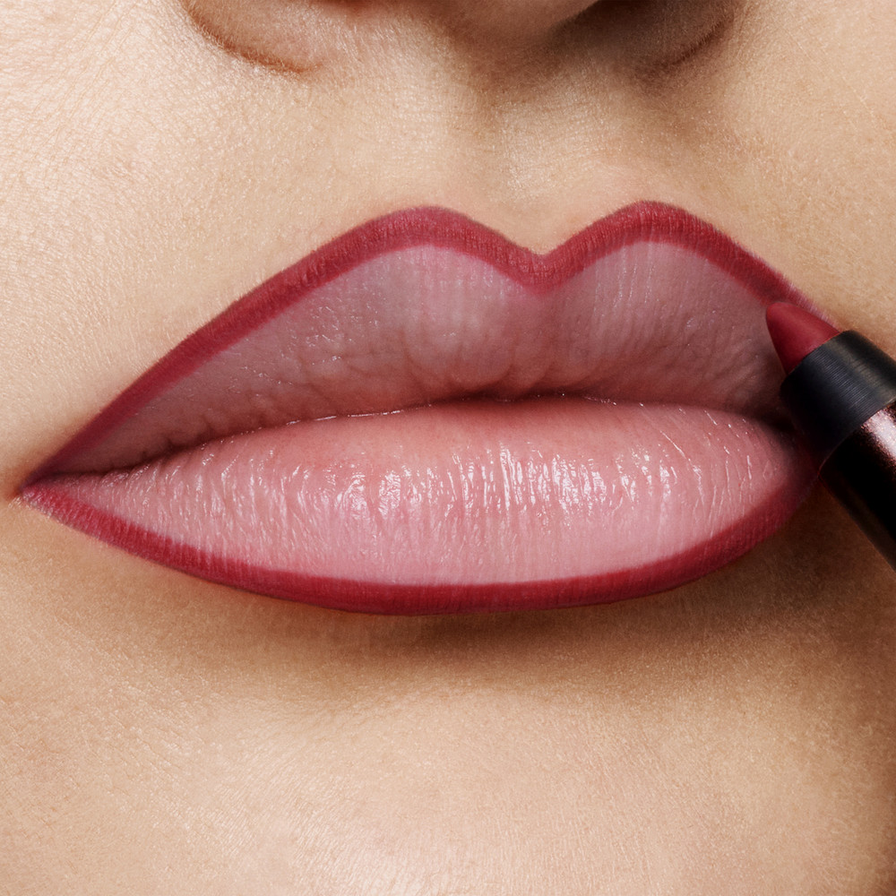Карандаш для губ Runway Lip Pencil