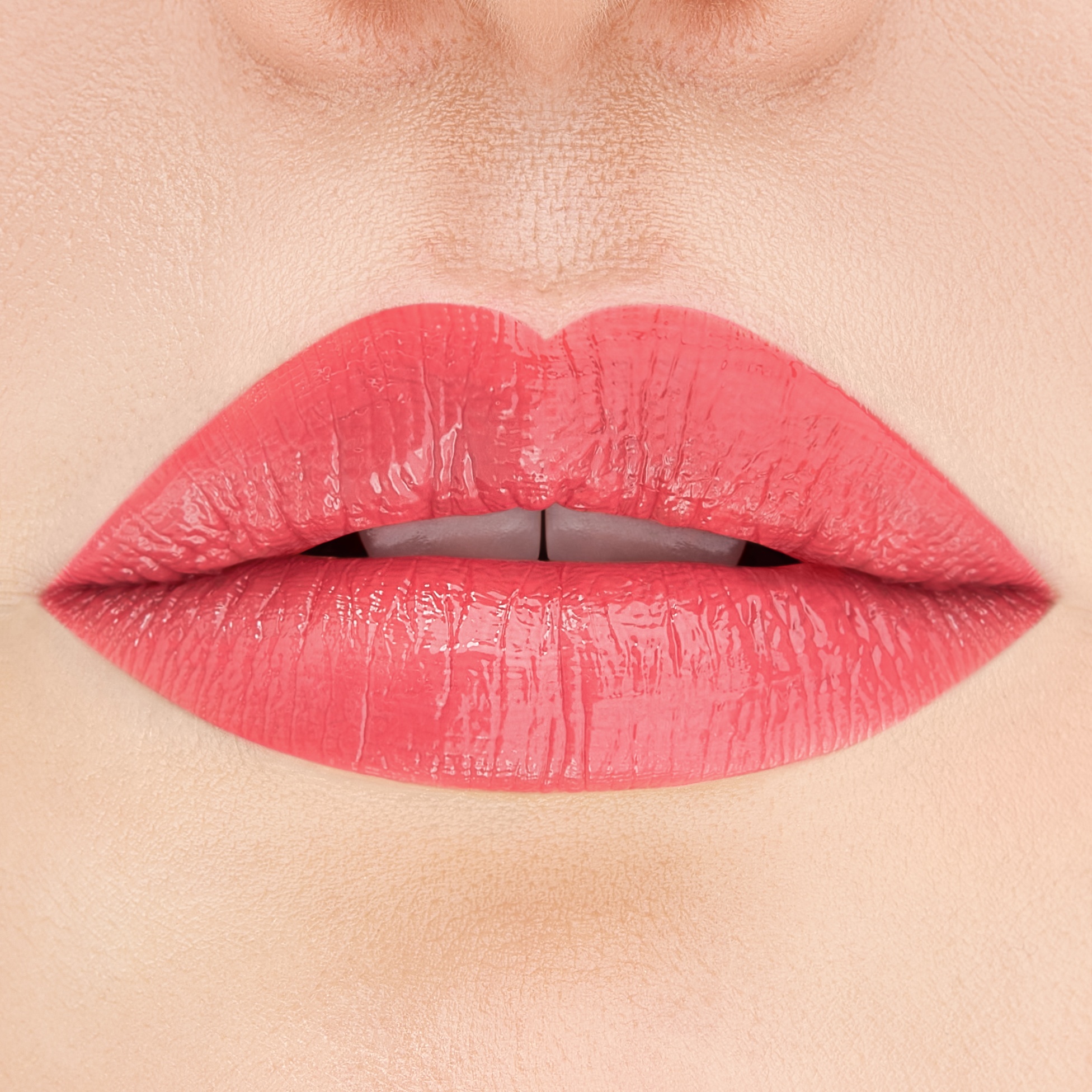 Блеск для увеличения объема губ Le Volume Plum&Care Lipgloss 