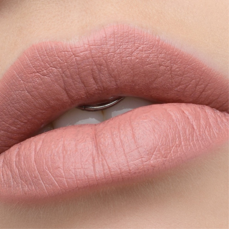 Помада матовая Magic Matte