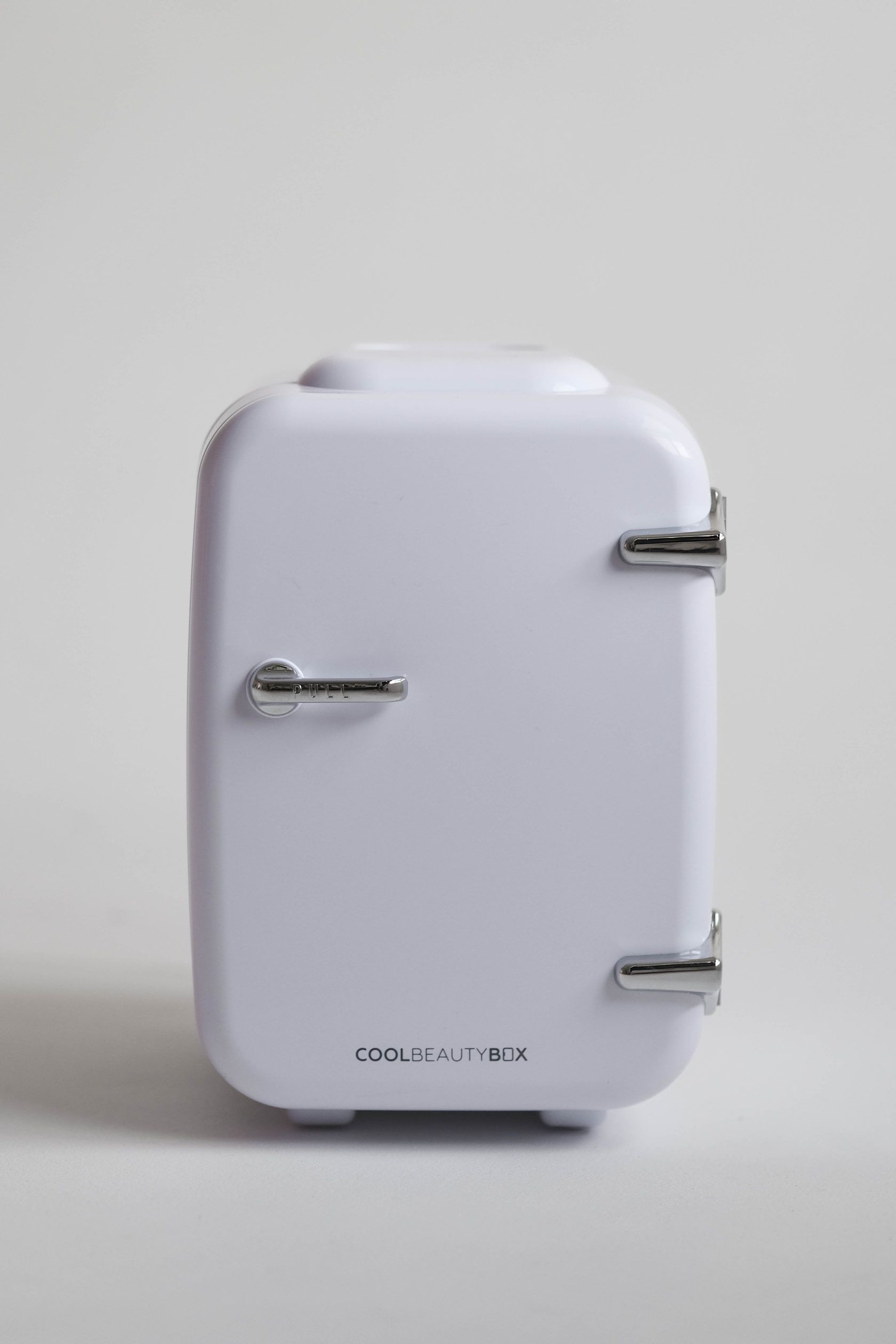 Мини-холодильник Retro Box White 4л купить в VISAGEHALL