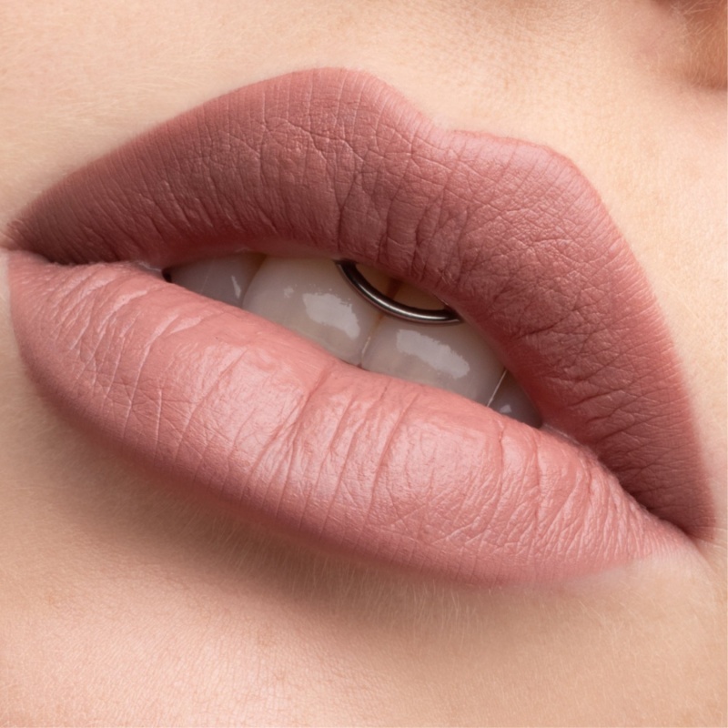 Помада матовая Magic Matte