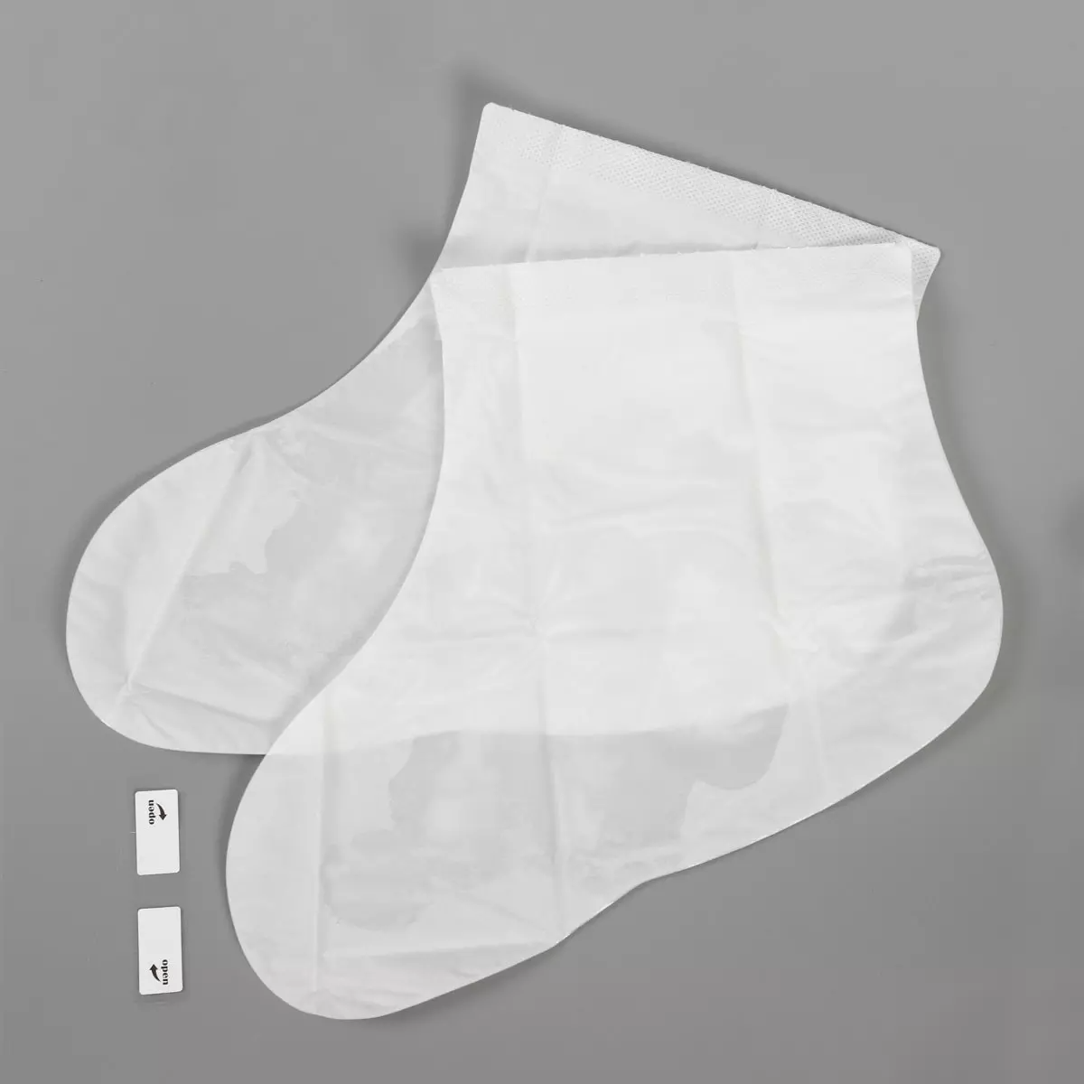 Маска-носки для ног c парафином увлажняющая и питающая в шоубоксе  купить в VISAGEHALL