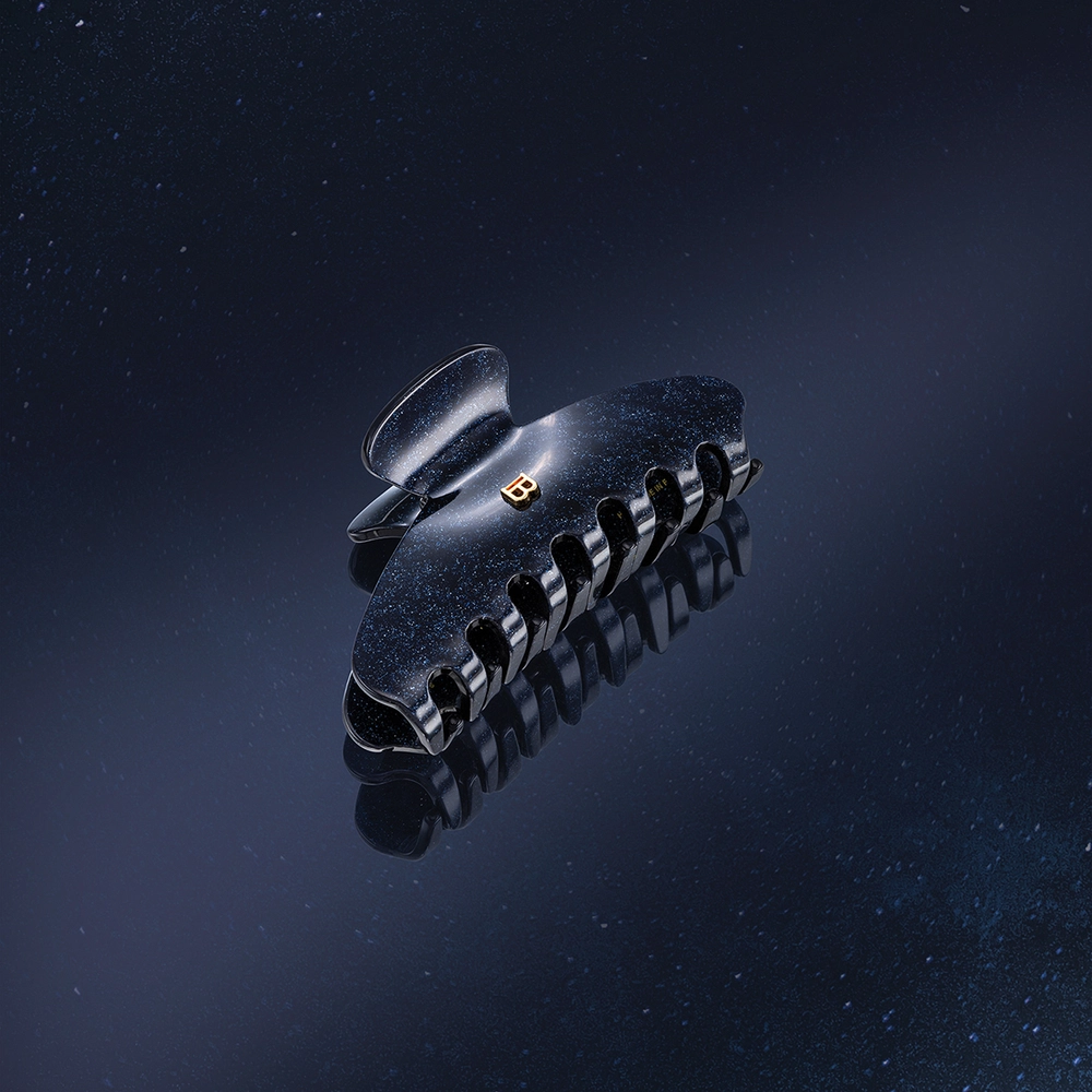 Заколка-краб Космический сапфир M Limited Edition купить в VISAGEHALL