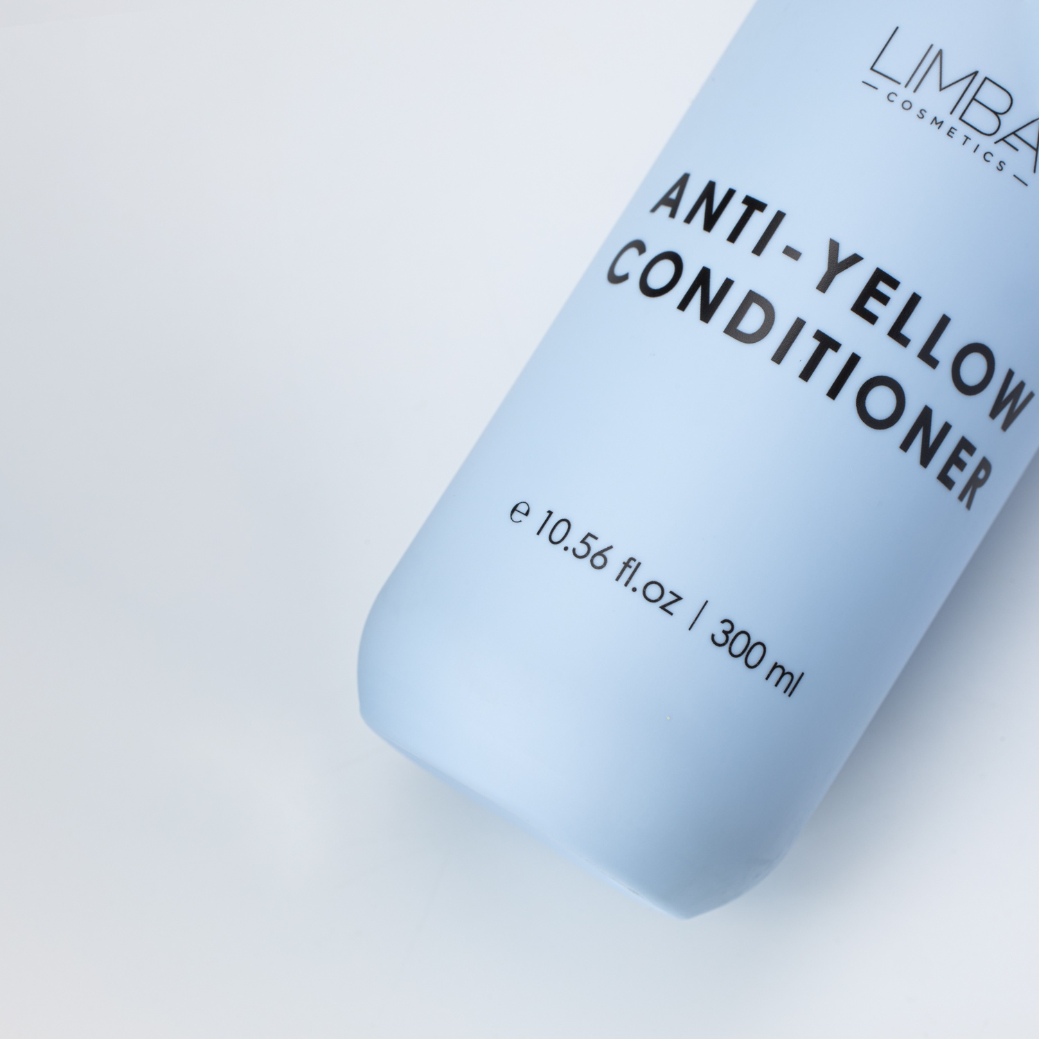 Кондиционер для обесцвеченных волос Anti-Yellow Conditioner купить в VISAGEHALL