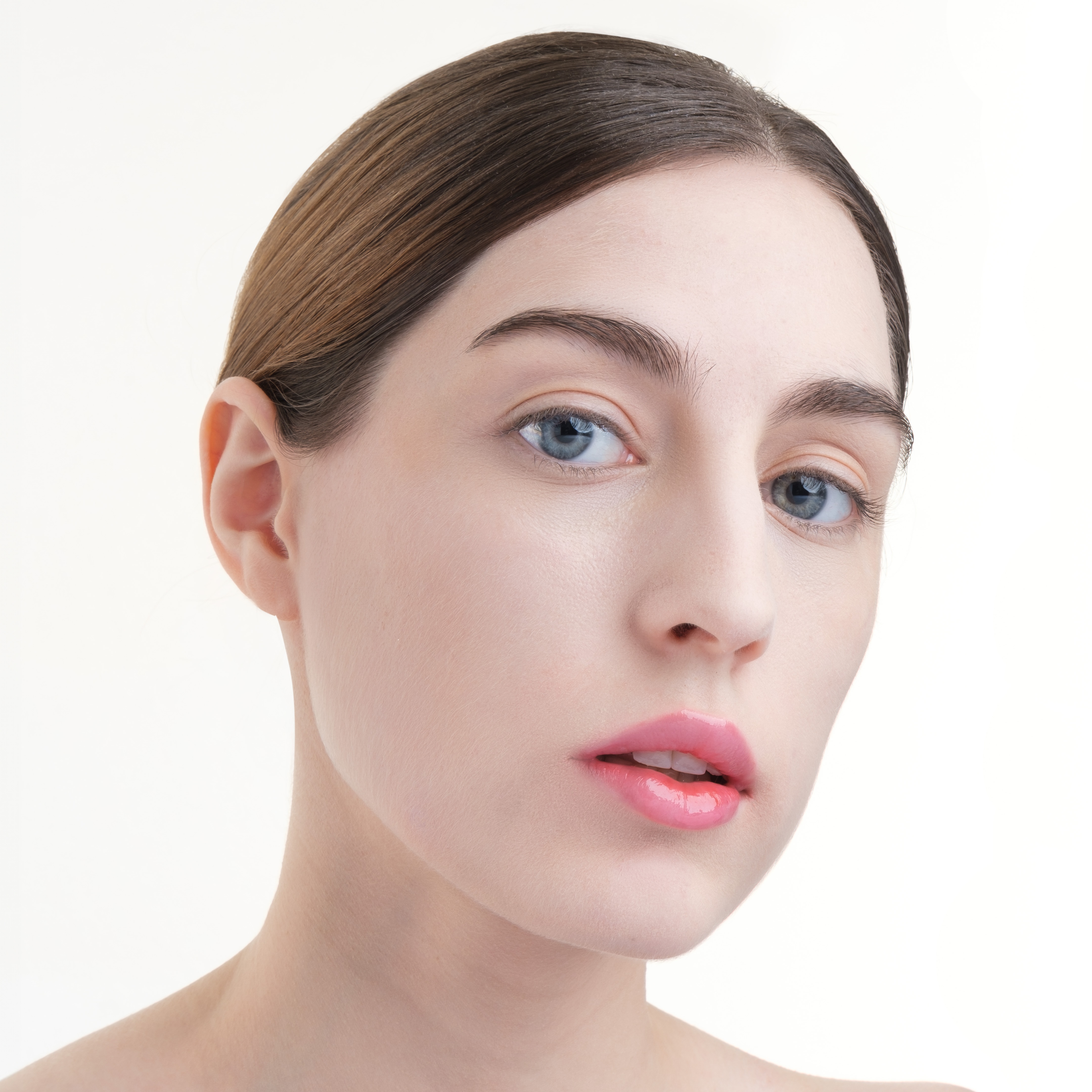 Бальзам для губ, пробуждающий цвет Kisskiss Bee Glow