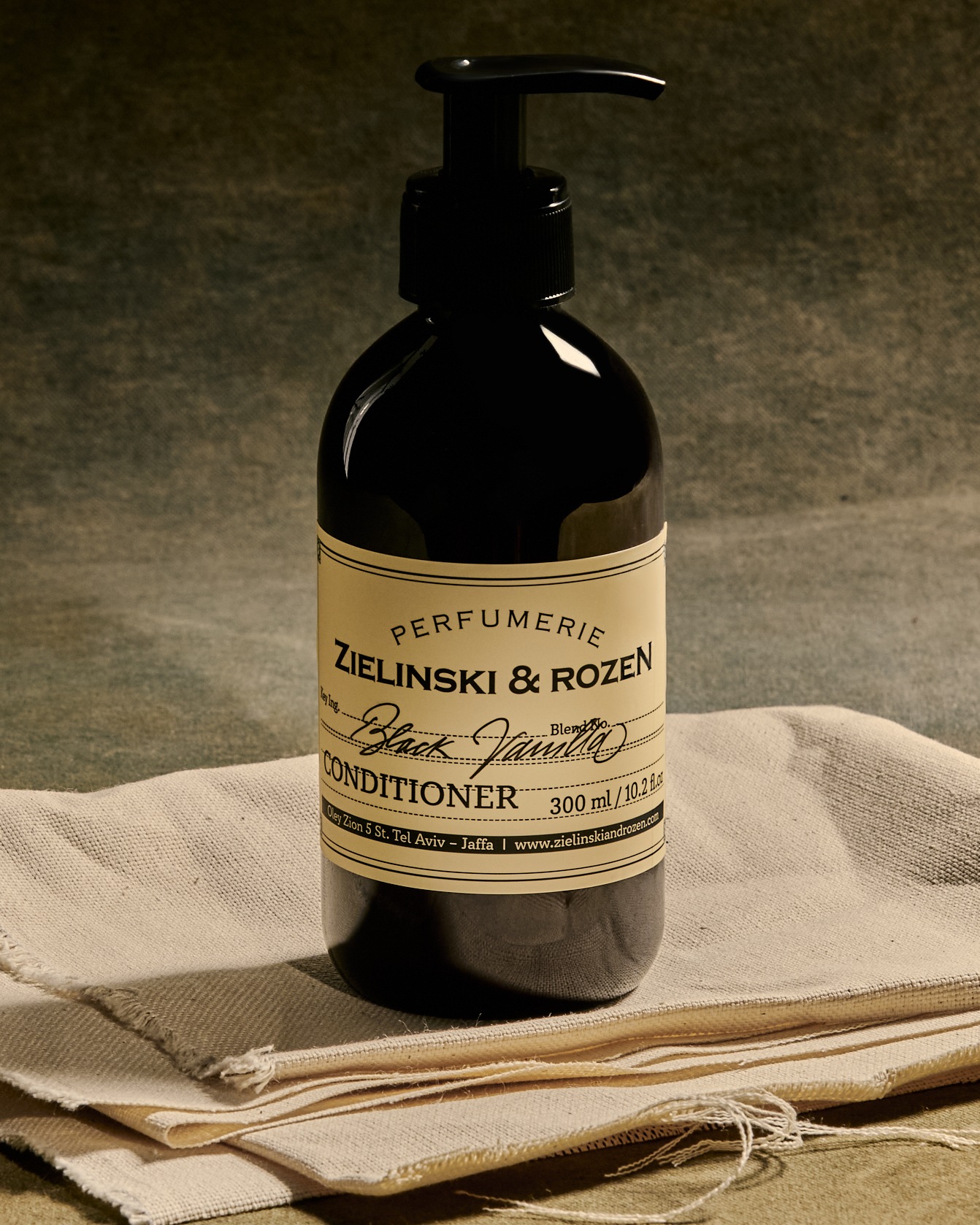 Кондиционер для волос Черная Ваниль  купить в VISAGEHALL