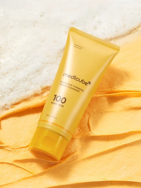 Пенка для умывания с кислотами Kojic Acid Turmeric Toning Cleanser