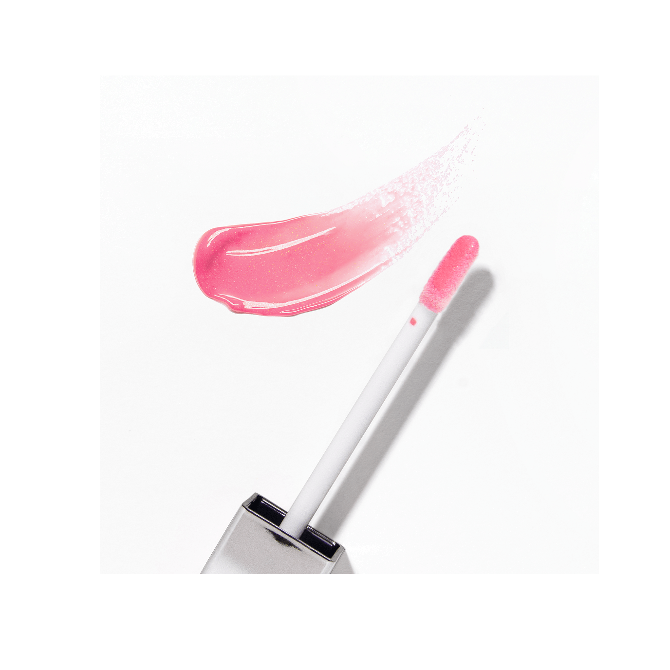 Блеск для губ легкий сияющий Color Salute Light Weight Lip Glaze