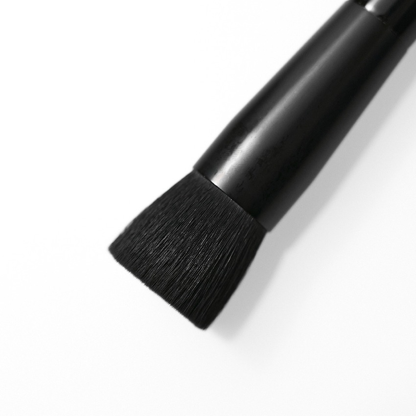 Кисть для тонального крема  Makeup Artist Brush Т01 купить в VISAGEHALL