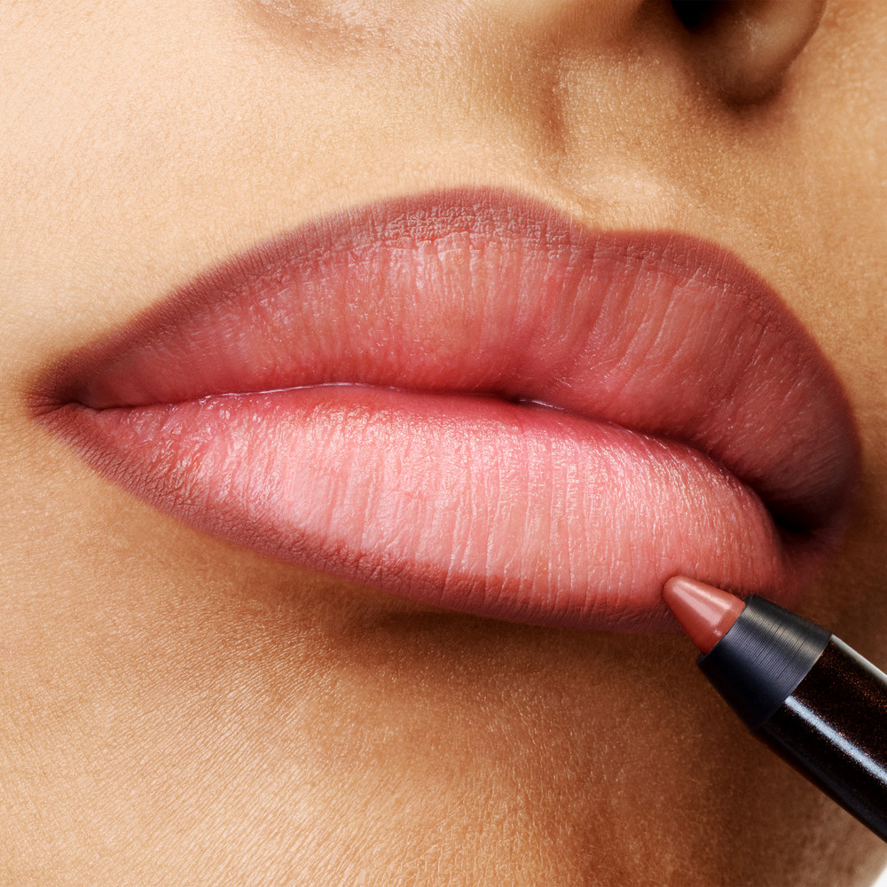 Карандаш для губ Runway Lip Pencil