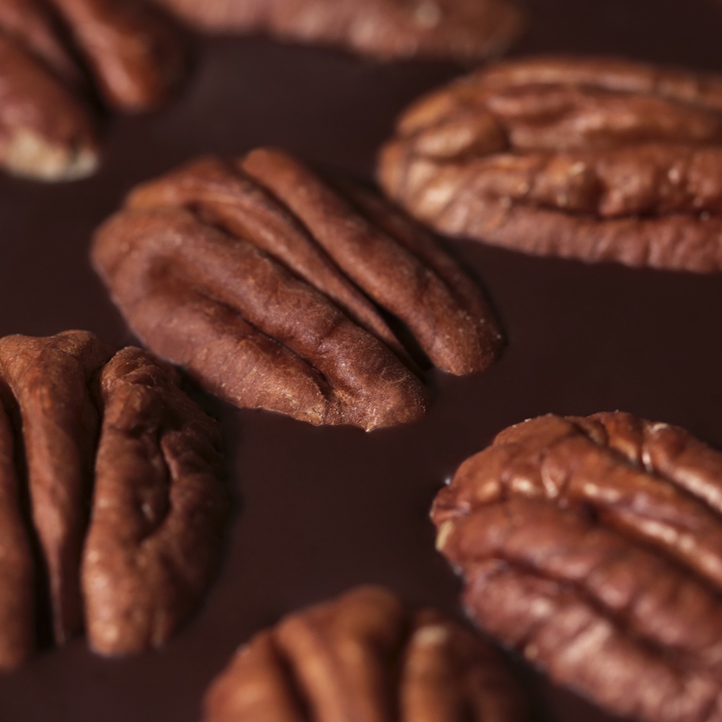Шоколад горький Пекан 66% купить в VISAGEHALL