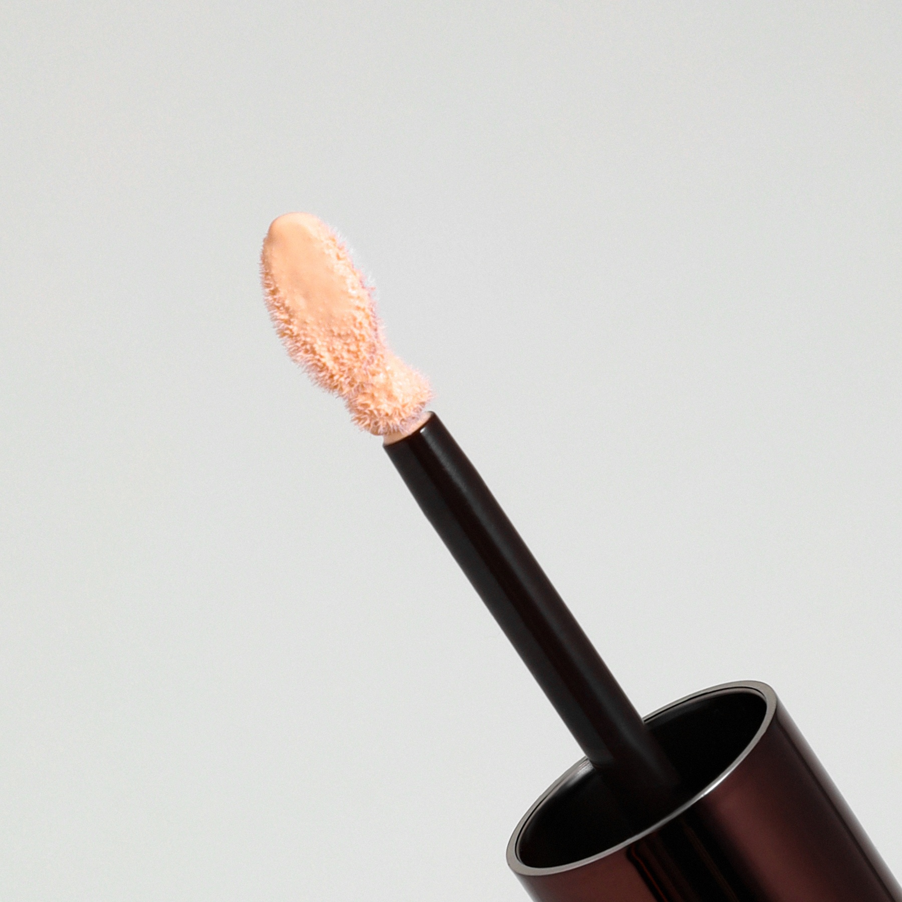 Праймер для век Emotionproof  купить в VISAGEHALL