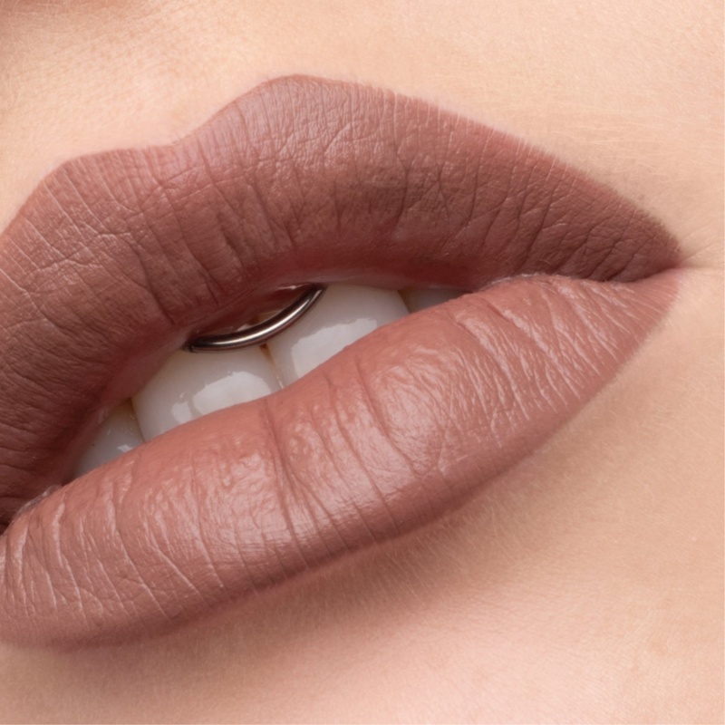 Помада матовая Magic Matte