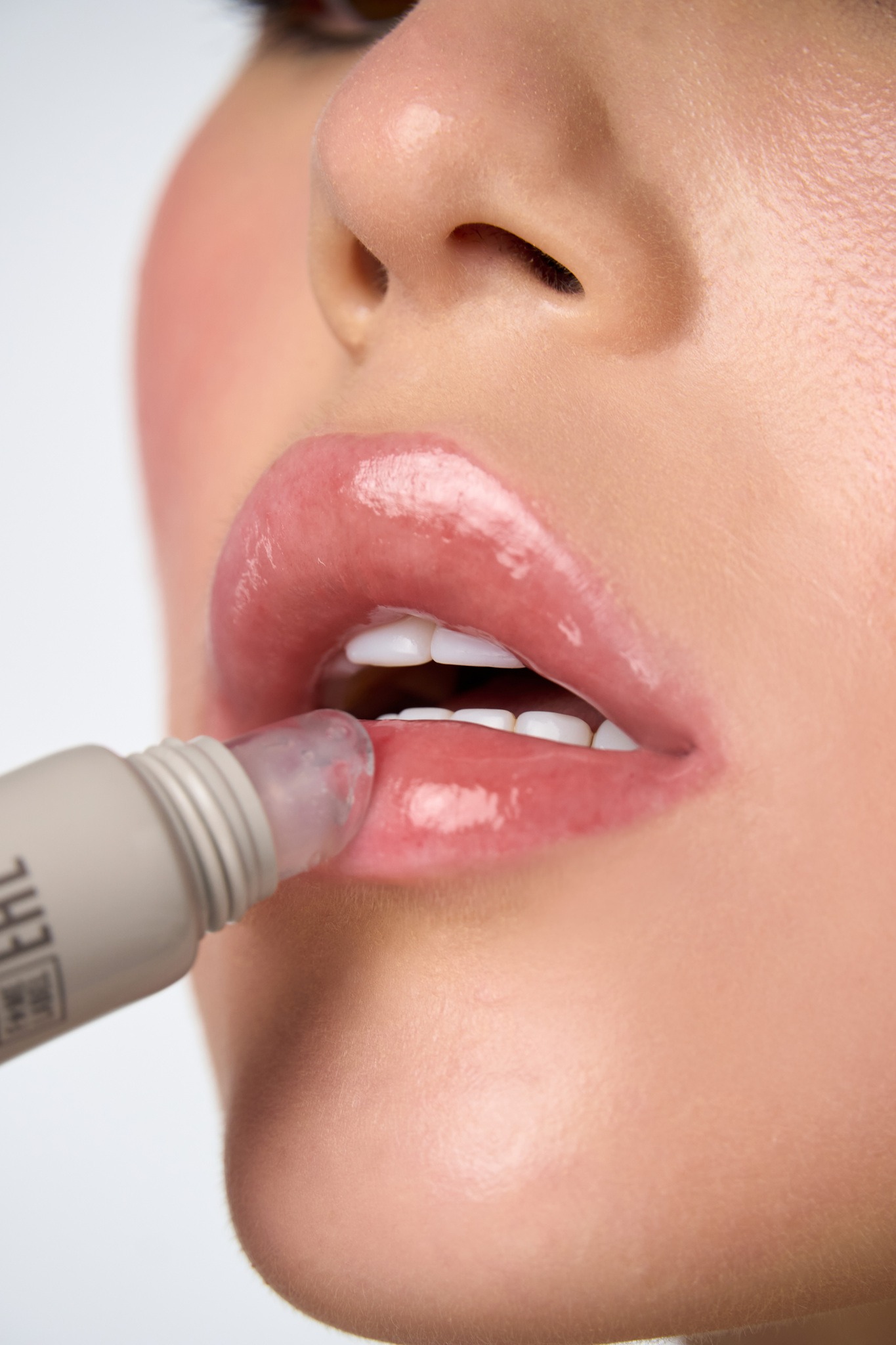 Бальзам для губ восстанавливающий с пептидами Repair Expert SPF 12  купить в VISAGEHALL