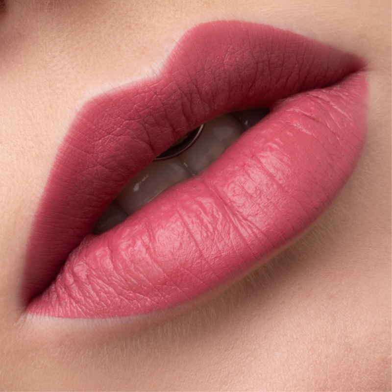Помада матовая Magic Matte
