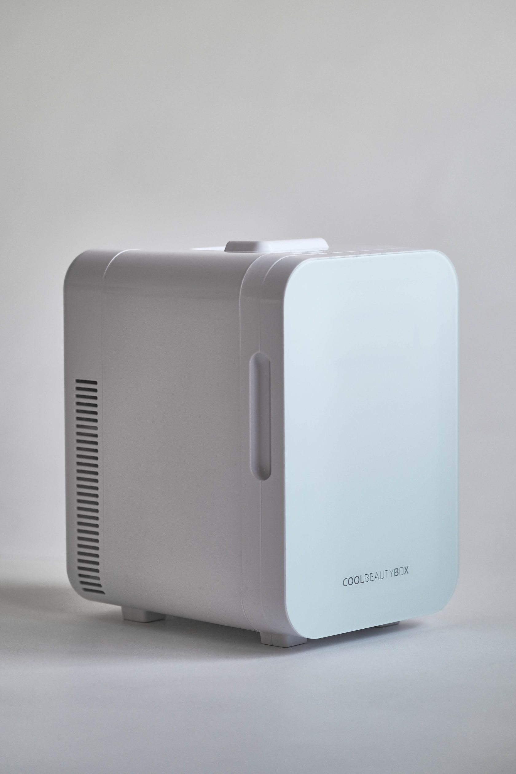 Мини-холодильник Lux Box White 10л купить в VISAGEHALL