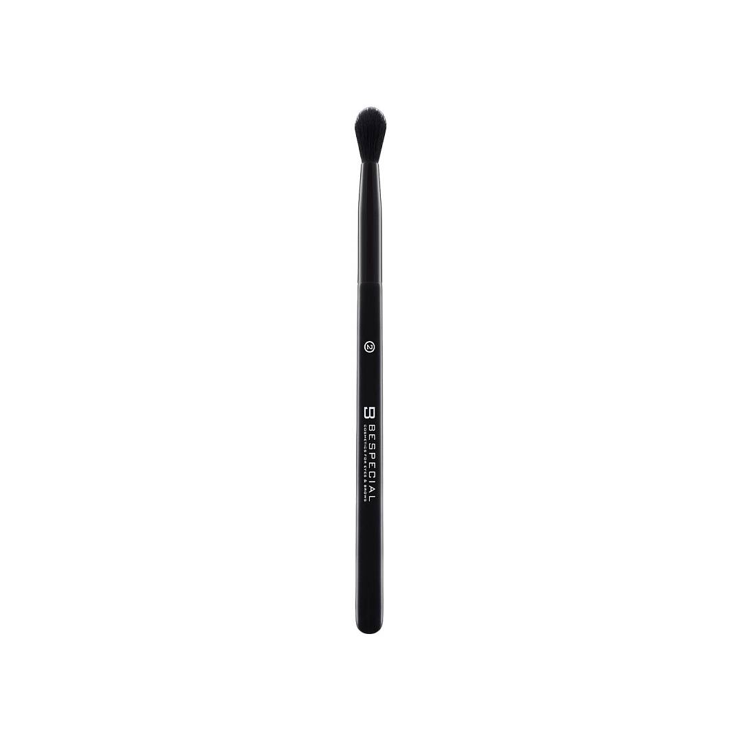 Кисть для макияжа Tapered Blending Brush 02