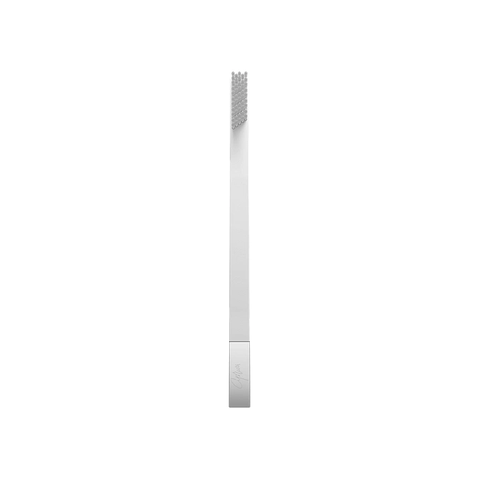 Зубная щетка средней жесткости Slim White and Silver купить в VISAGEHALL