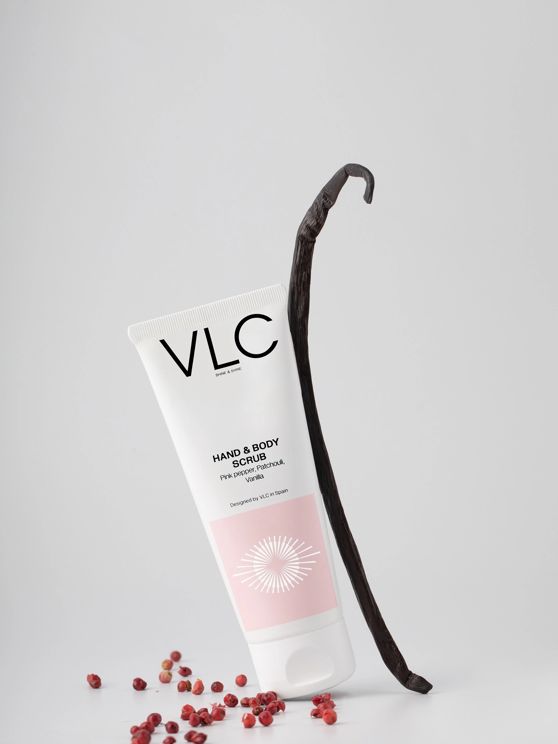 Крем-скраб питательный для рук и тела Pink pepper, patchouli, vanilla купить в VISAGEHALL