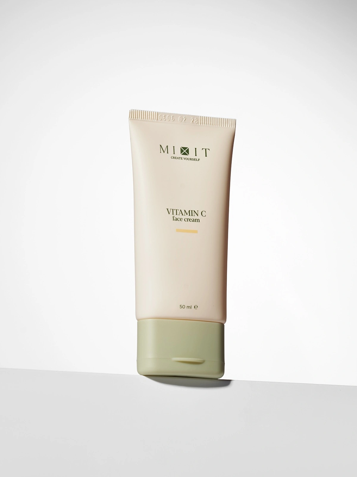 Крем для лица увлажняющий с витамином С купить в VISAGEHALL