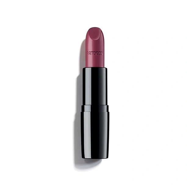 Помада для губ увлажняющая Perfect Color Lipstick купить в VISAGEHALL