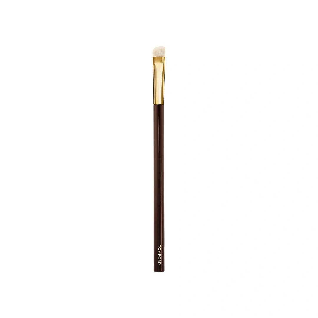 Кисть для теней контурная Eye Contour Brush 12