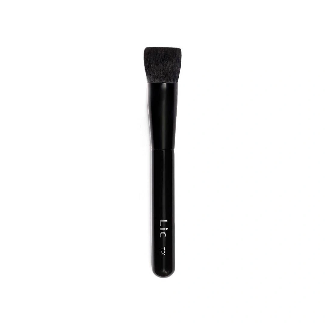 Кисть для тонального крема  Makeup Artist Brush Т01