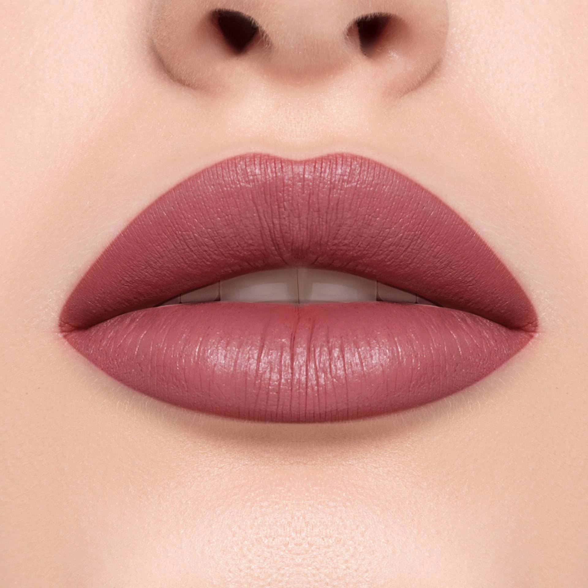 Цвет помады. Нюдовые помады dior. Модные оттенки помады 2022. Нюдовая губная помада. Нюдовая губная помада.